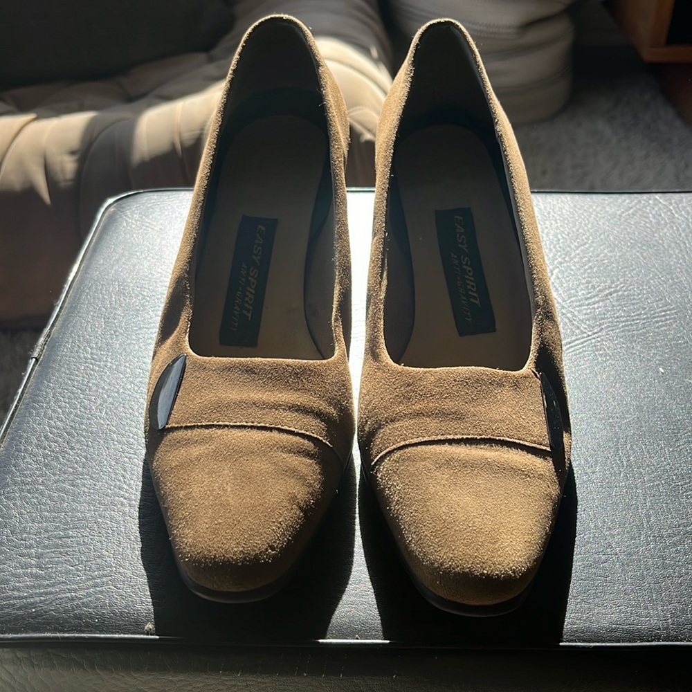 Super comfy Easy Spirit anti gravity pumps.